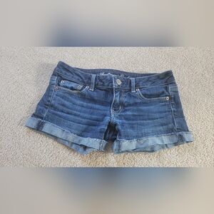 American Eagle stretch short short blue jean shorts women's size 2 Preowned